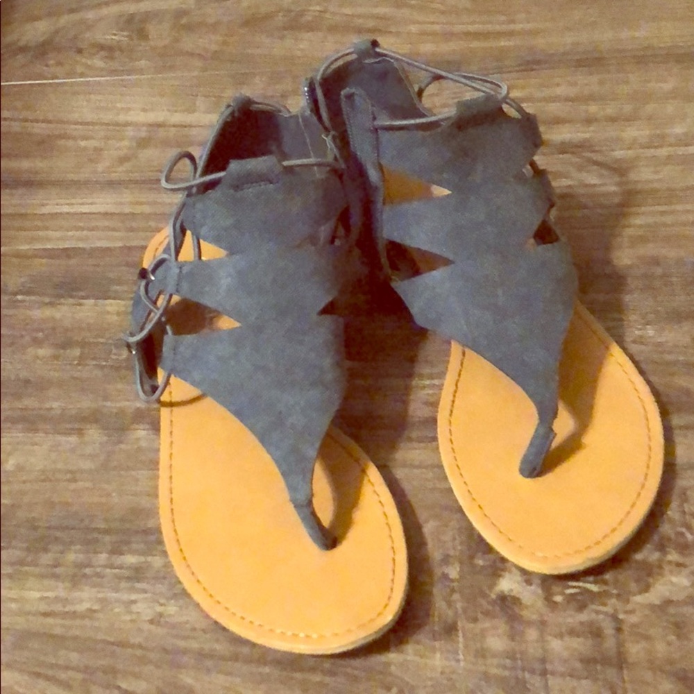 Dollhouse size 6 sandals.